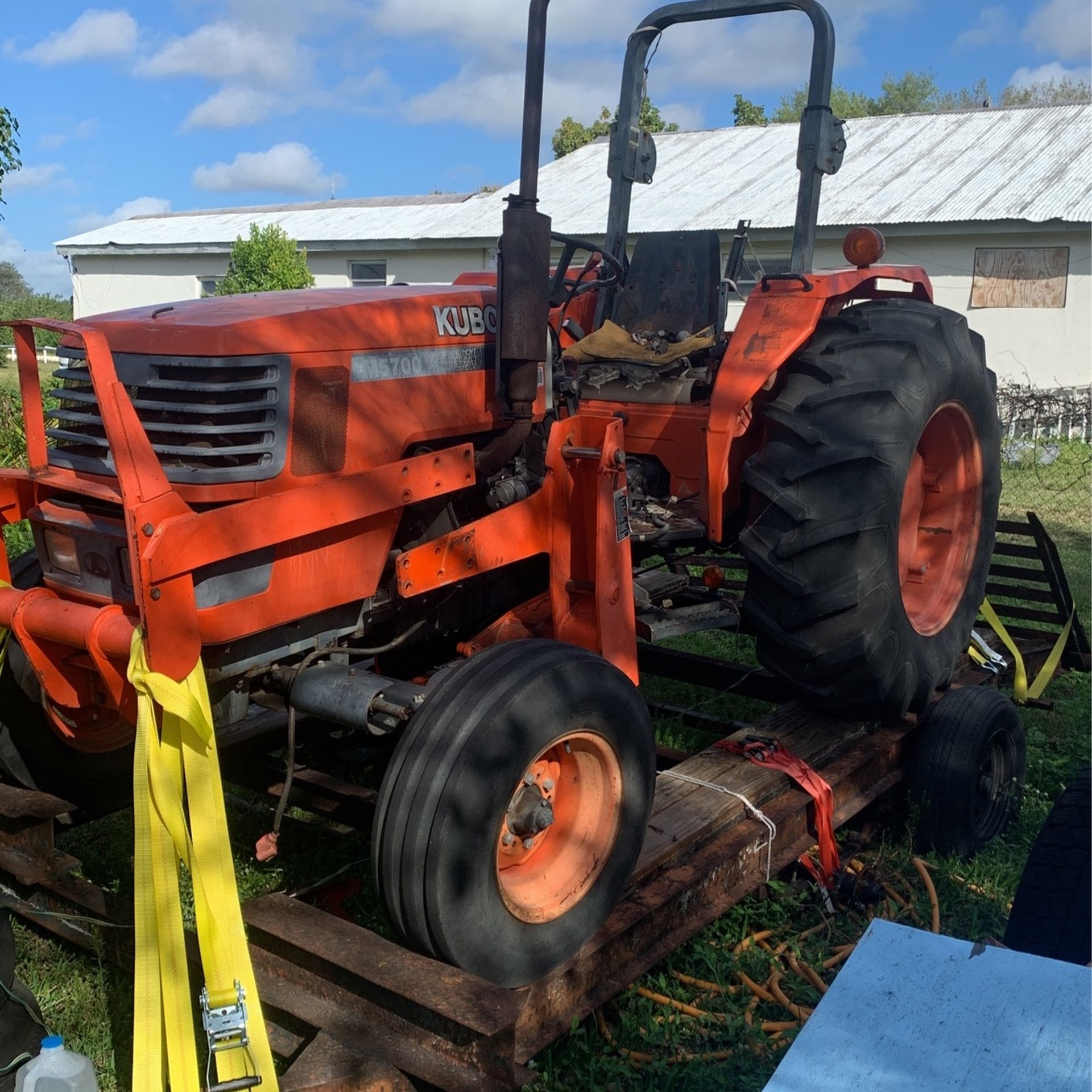 Kubota M5700