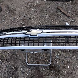 2007 To 2014 Chevy 2500 Chrome Front Grill OEM Part