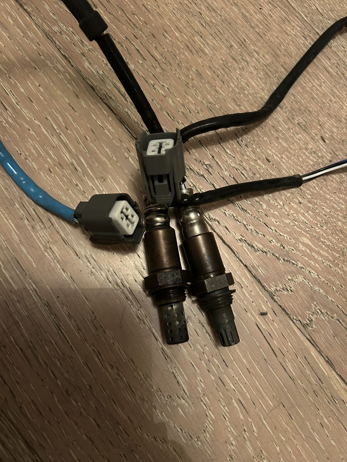 set of 2 oxygen sensors for 2.4 honda accord 2003-5 in good working condition