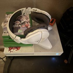 Xbox One S Comes With A Controller And Bluetooth Headset