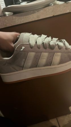 Adidas shoes size 7 in a half