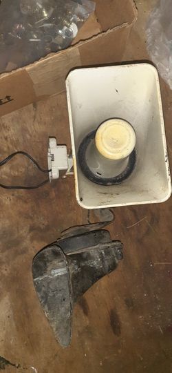 Horn/ Speaker 