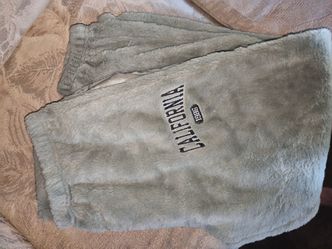 Charlotte Russe Sherpa sweats L