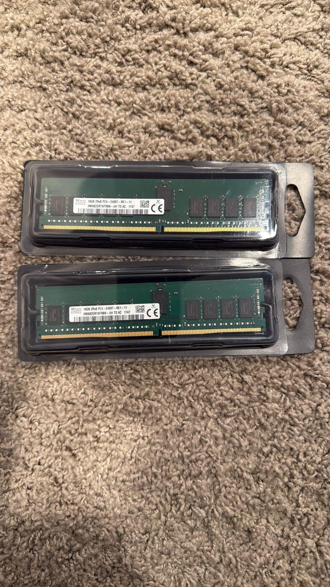 2x SK Hynix 16GB DDR4 2Rx8 2400T
