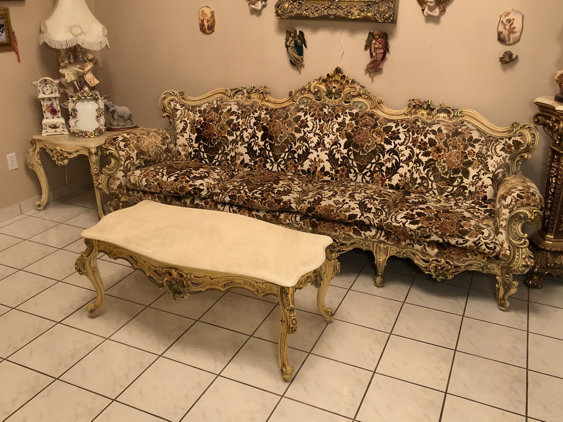 Victorian Sofa, Italian Set With Two Side Tables And a Coffee Table