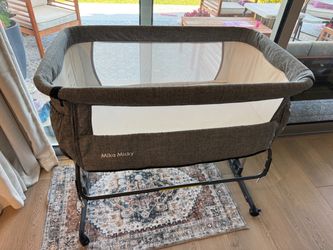 Mika micky bassinet