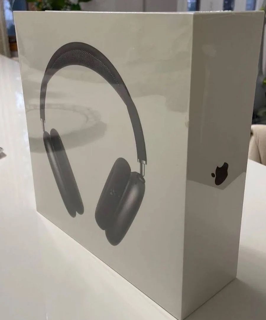Apple Airpod Max’s-Sealed,Brand new