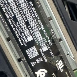 WD SN850X. Black. 4TB. NVMe.  SSD