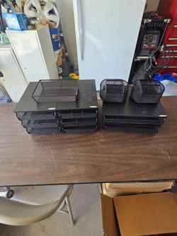 Desktop organizers