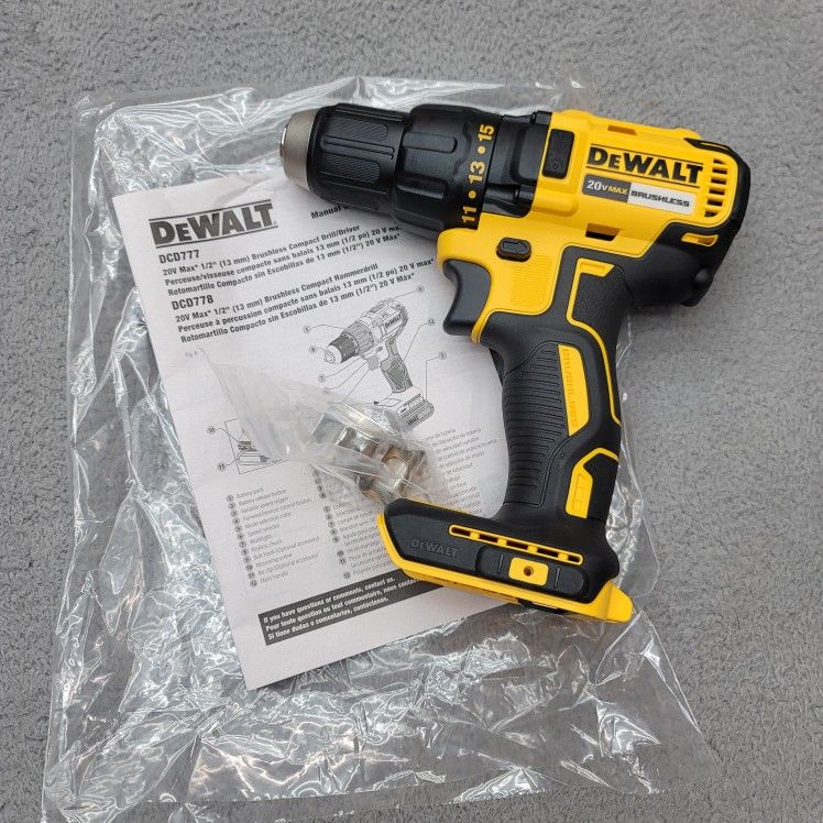 New Dewalt 20V Max 1/2" keyless Cordless Drill dcd777( tool only)