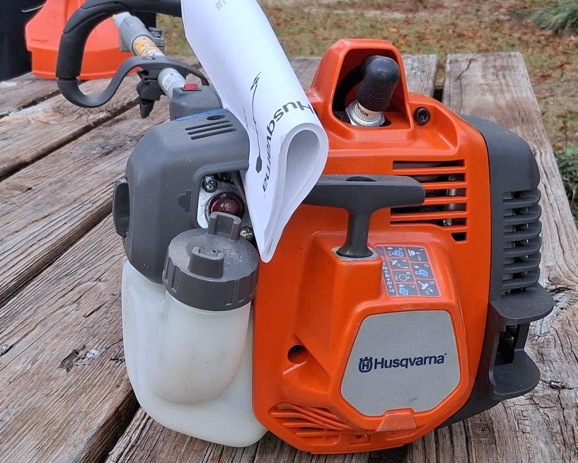 Husqvarna Weedeater 330LK