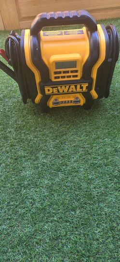 DEWALT Portable Jump Starter & Power Station – Great Condition