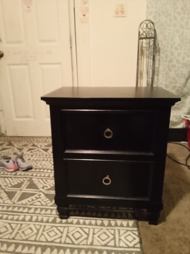 Nice Dresser For Sale New Classic Home Furniture Black Almost New