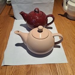 Vintage Henriksen Imports Light Tan Burgundy Marble Teapots 9"
