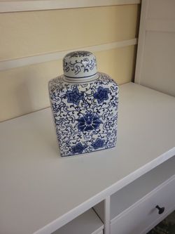 Chinoserie Jar With Lid
