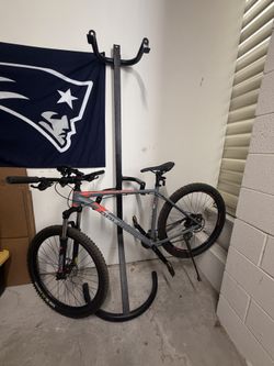 gravity bike stand