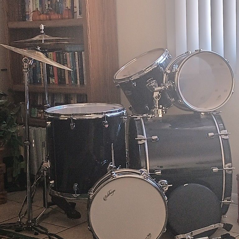 5 Piece Drum Set