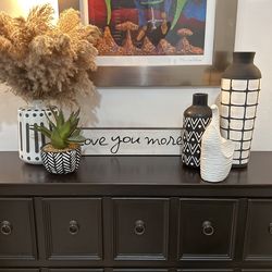 Table Accessories Black And White