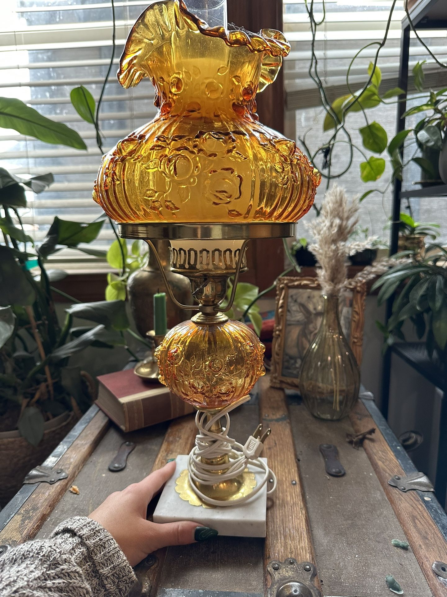 Fenton vintage Poppy lamp