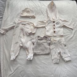 6-piece baby outfit bundle (2 sets) 