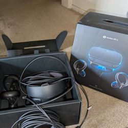 Oculus rift S PC Virtual Reality Gaming Headset Powered VR with Box Black ((SOLD AS IS))