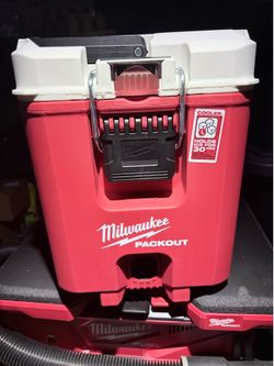 Milwaukee pack out cooler