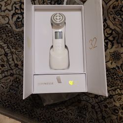 Juvinesse 32 anti-aging facial device