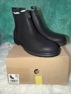 NIB Portland Men’s Black Chelsea Boots- Classic Slip-On Ankle Boots Size 10.