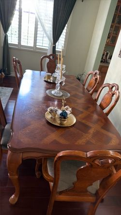 6chairs included 2 arm chairs