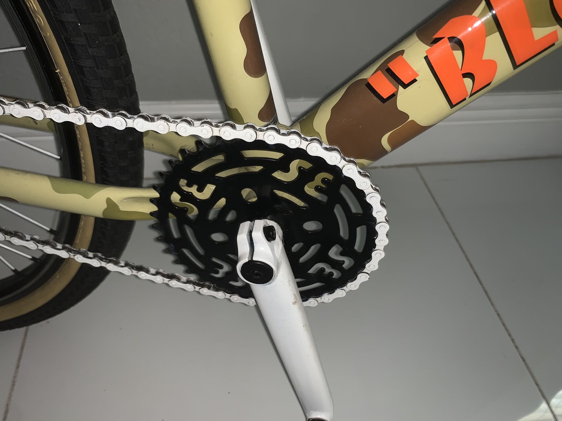 Selle SE Bikes Flyer - Camouflage Urbain Bleu - Neuve Sous Blister - Ref 5031