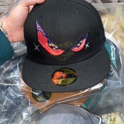 Supreme New Era Eyes ojos BRAND NEW 2021