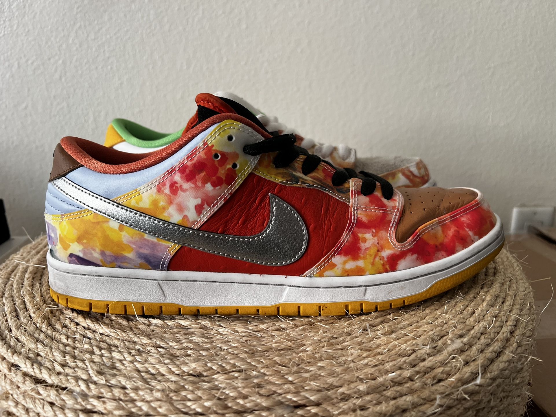 Nike SB Dunk Low Street Hawker (2021)