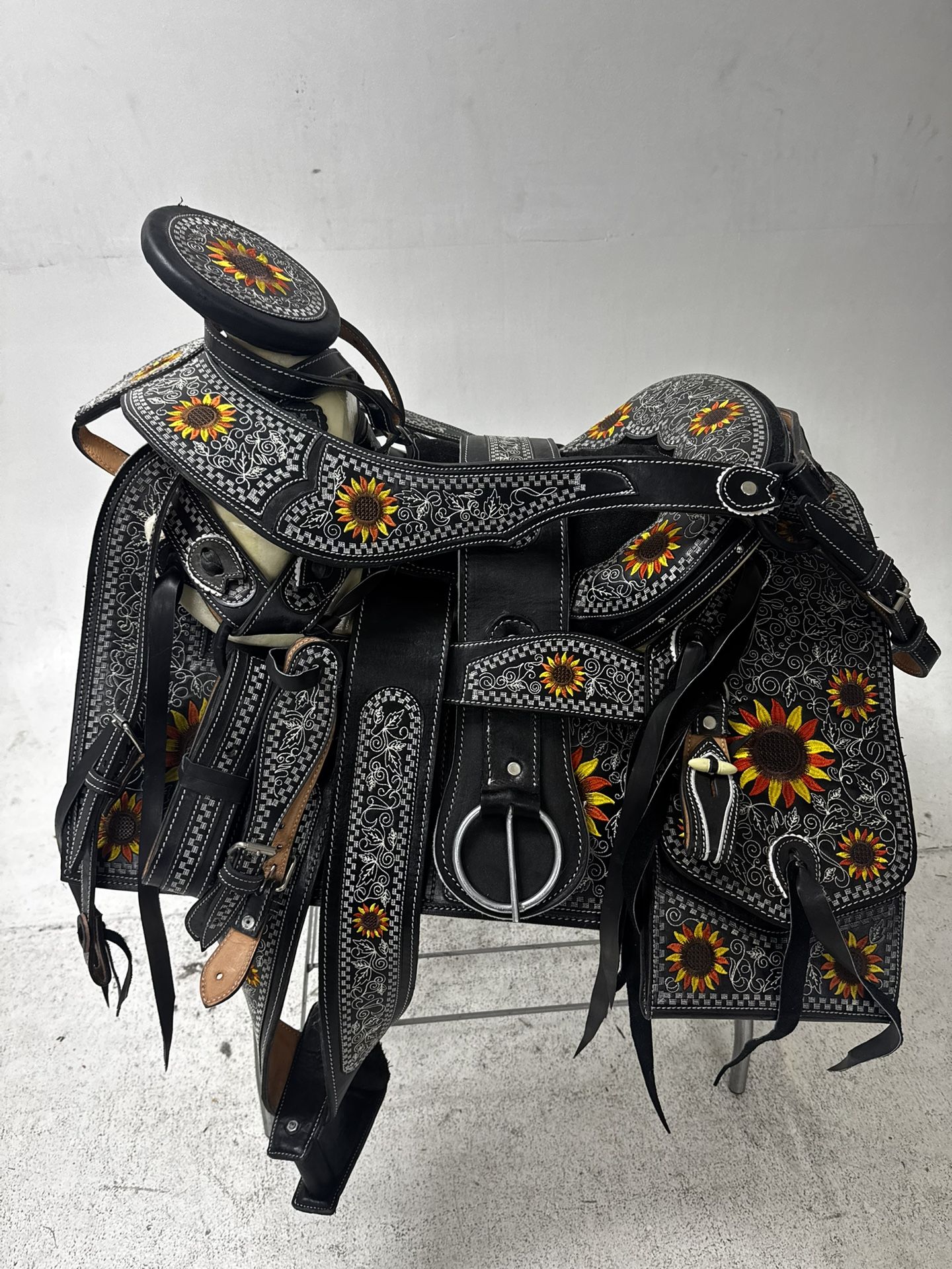 KingSaddle Mexican Leather Horse Saddle/ Silla De Montar Estilo Charro 