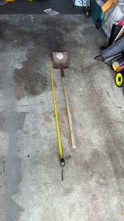 HDX Shovel. Good Working Condition. No Rust.