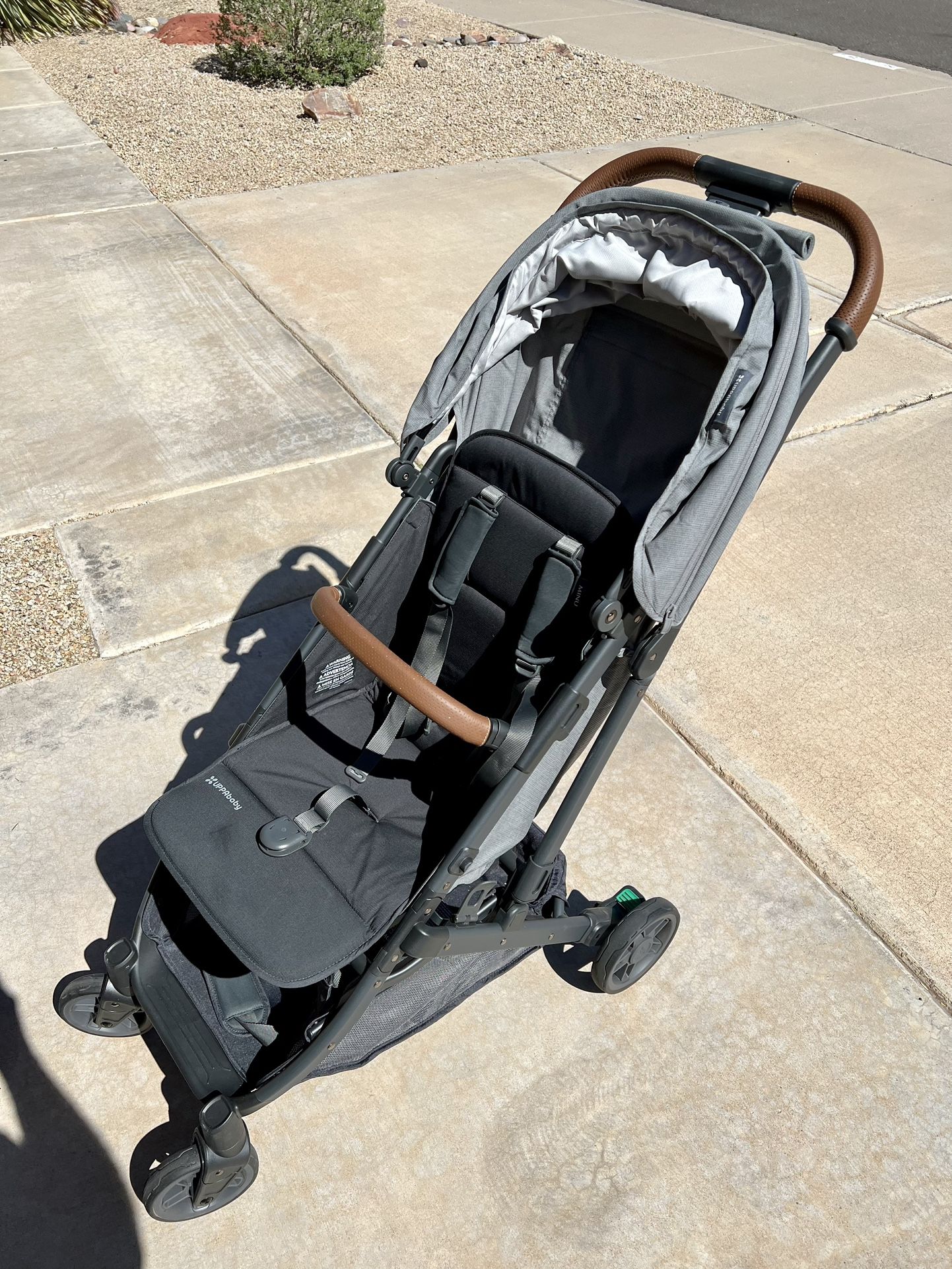 Uppababy Minu V2 Stroller and Travel Bag