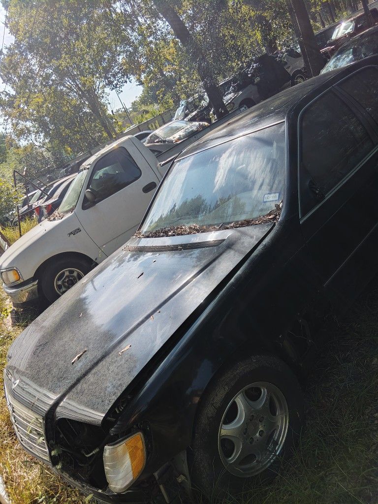 1997 Mercedes Benz S320 Parts Car
