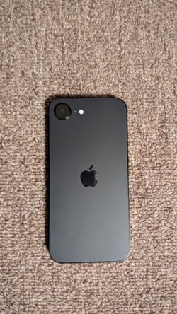 Apple iPhone 16e in Black