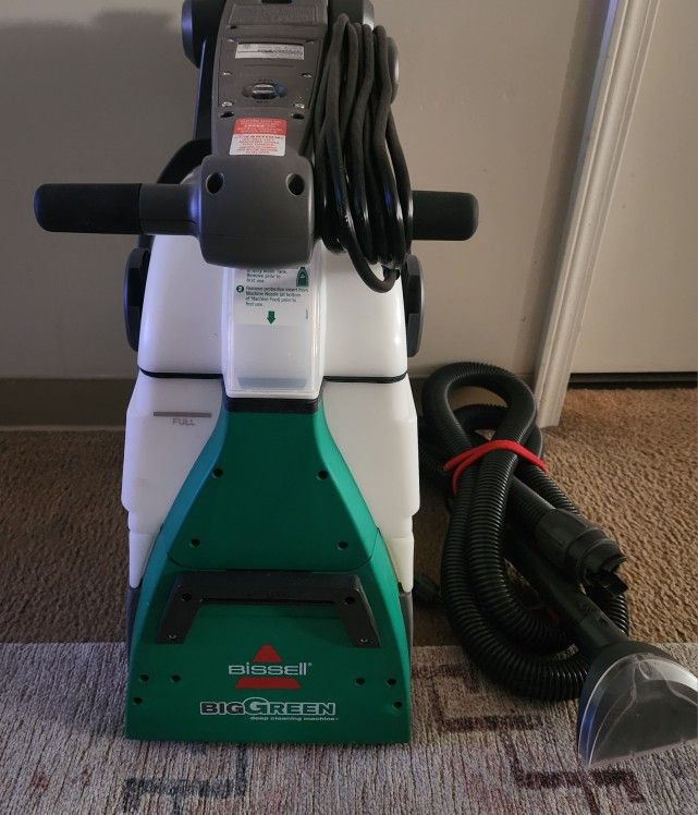 BISSELL BIG GREEN MACHINE W/ UPHOLSTERY TOOL