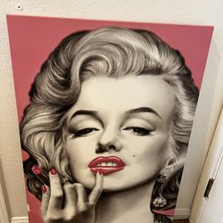 Pink Marylin Monroe wall portrait
