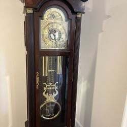 antique clock 