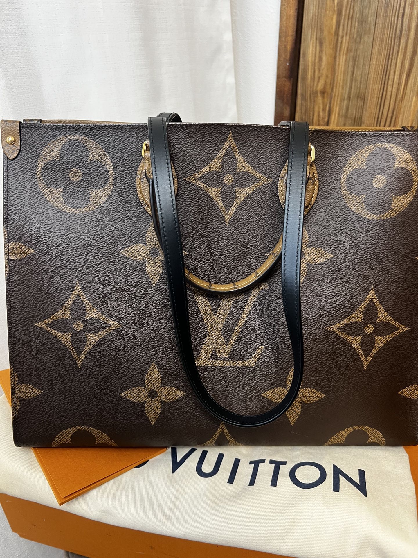 Louis Vuitton ONTHEGO GM Tote Bag