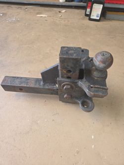 Trailer hitch. 2 5/16 ball.  Accepts load bars