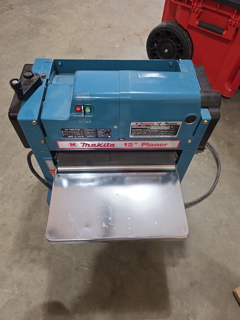 Makita 12" Planer