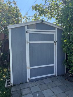 8x10 Storage Shed – $400- Pick Up)