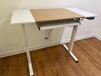 Electric adjustable standing desk