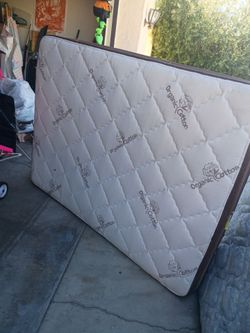 Mattress queen size