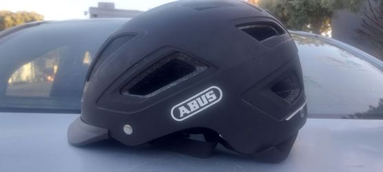 Abus Hyban 2.0 MIPS Bicycle Helmet