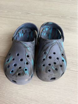 Crocs kid size J2
