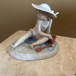 Lladro Porcelain Figurine #5488 Sandcastles