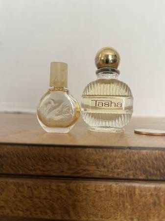 Vtg Avon Tasha Mini .33oz + Gloria Vanderbilt Swan Splash Empty Bottle